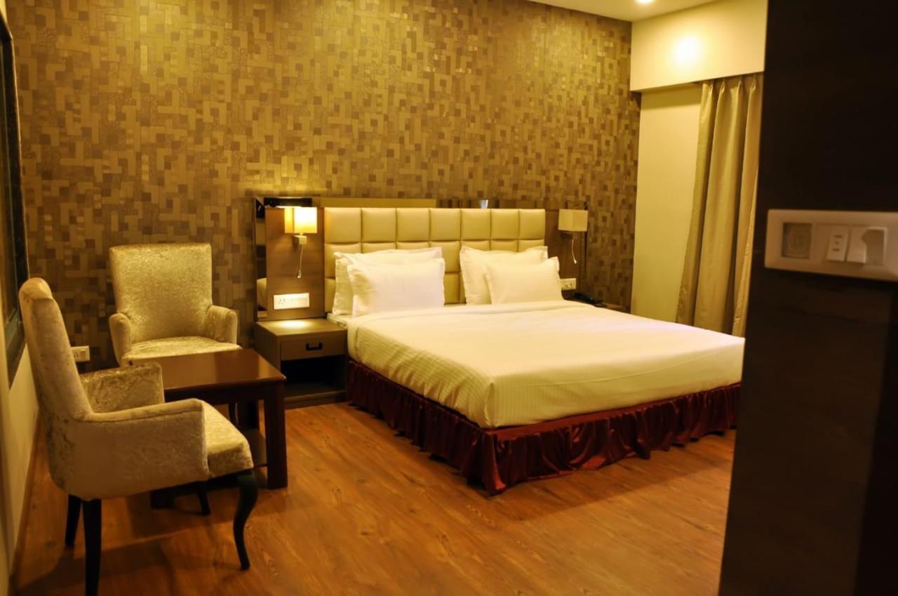 Kc Manor Hotell Jamshedpur Exteriör bild